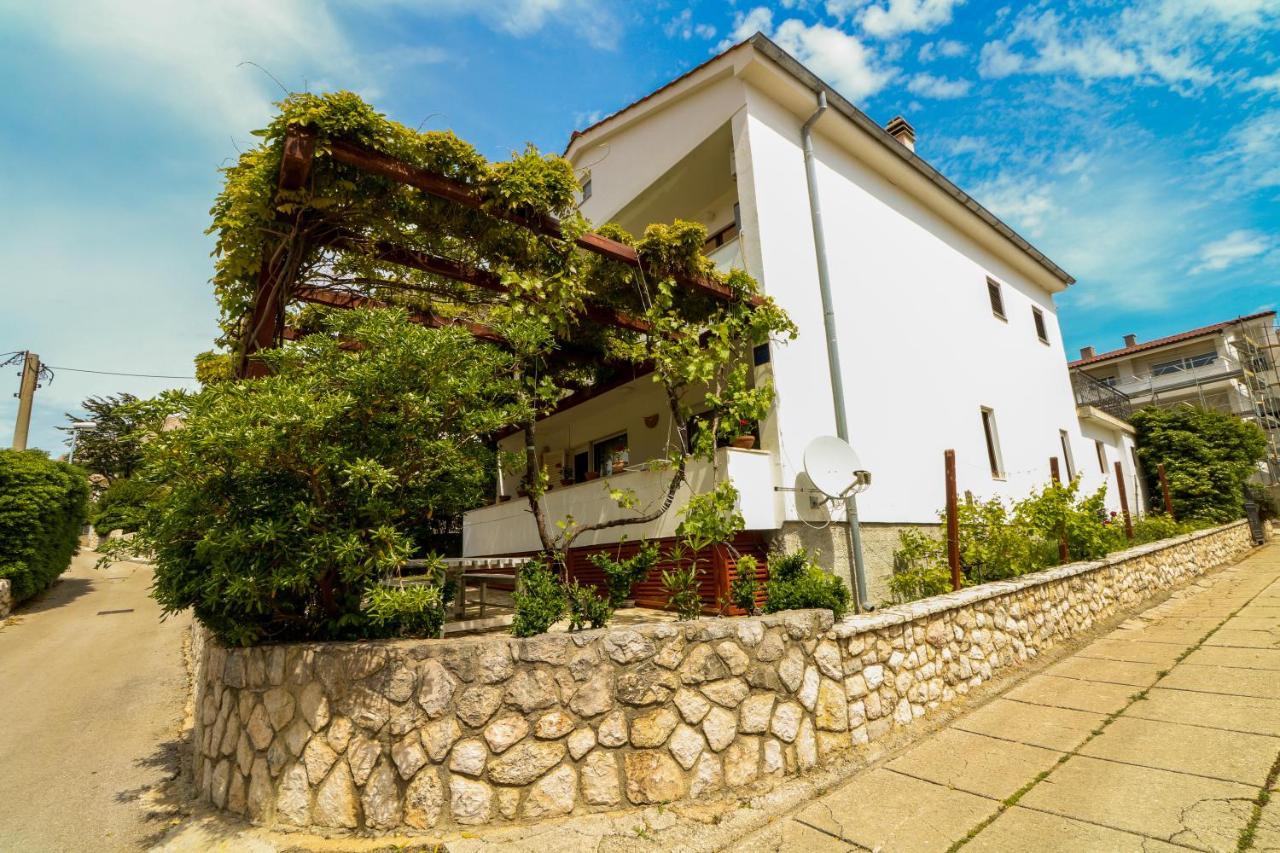 Apartments Edo With Terrace Baška Eksteriør bilde